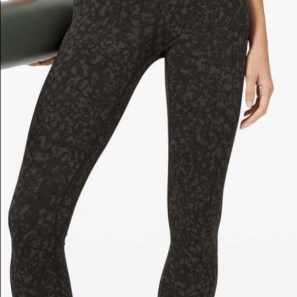 lululemon athletica Pants - Lululemon Wunder Under Leggings